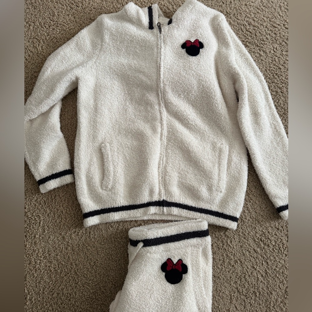 Barefoot Dreams Minnie Mouse matching set